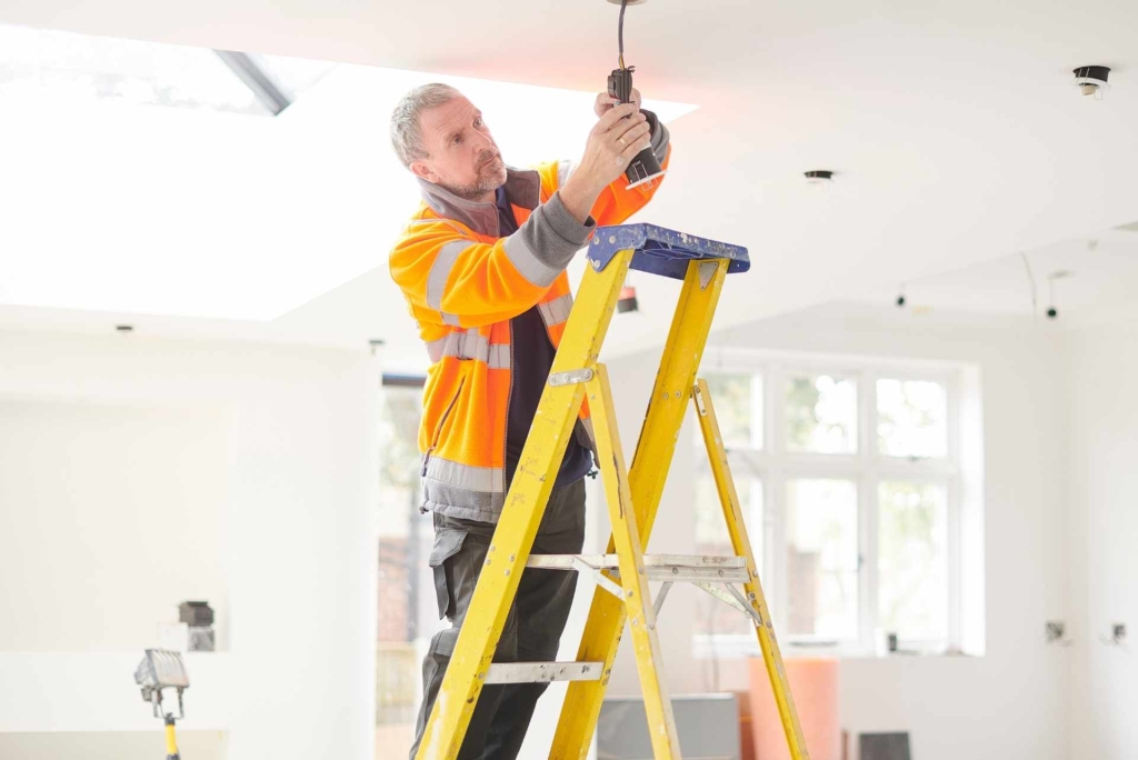 installation and maintenance electrician